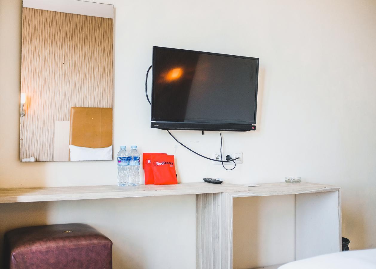 Reddoorz Plus Near Mall Panakukang Makassar Dış mekan fotoğraf