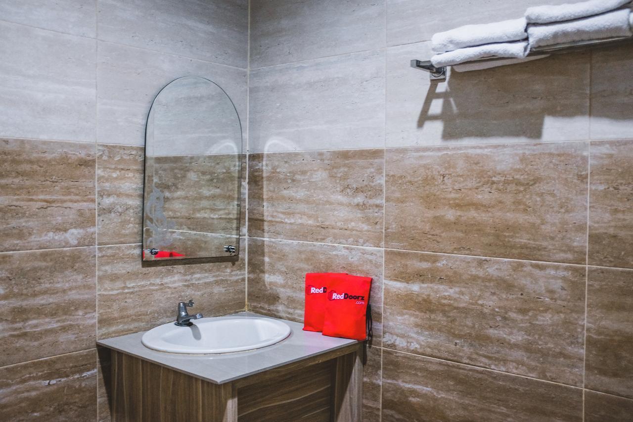 Reddoorz Plus Near Mall Panakukang Makassar Dış mekan fotoğraf