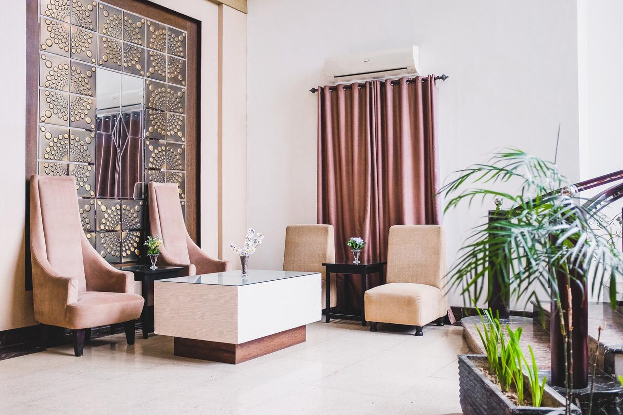 Reddoorz Plus Near Mall Panakukang Makassar Dış mekan fotoğraf